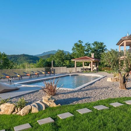 Luxury Villa Santa Cruz With Xl Pool And Jacuzzi Potpićan Exteriér fotografie
