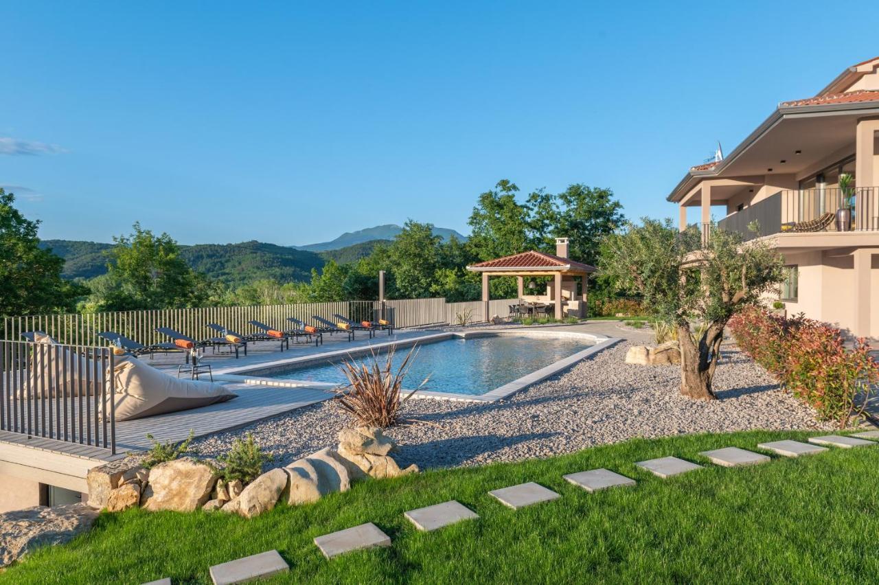 Luxury Villa Santa Cruz With Xl Pool And Jacuzzi Potpićan Exteriér fotografie