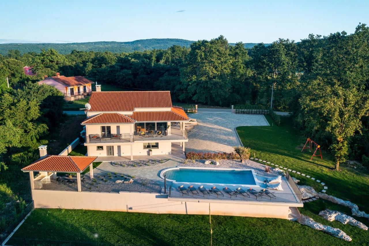 Luxury Villa Santa Cruz With Xl Pool And Jacuzzi Potpićan Exteriér fotografie