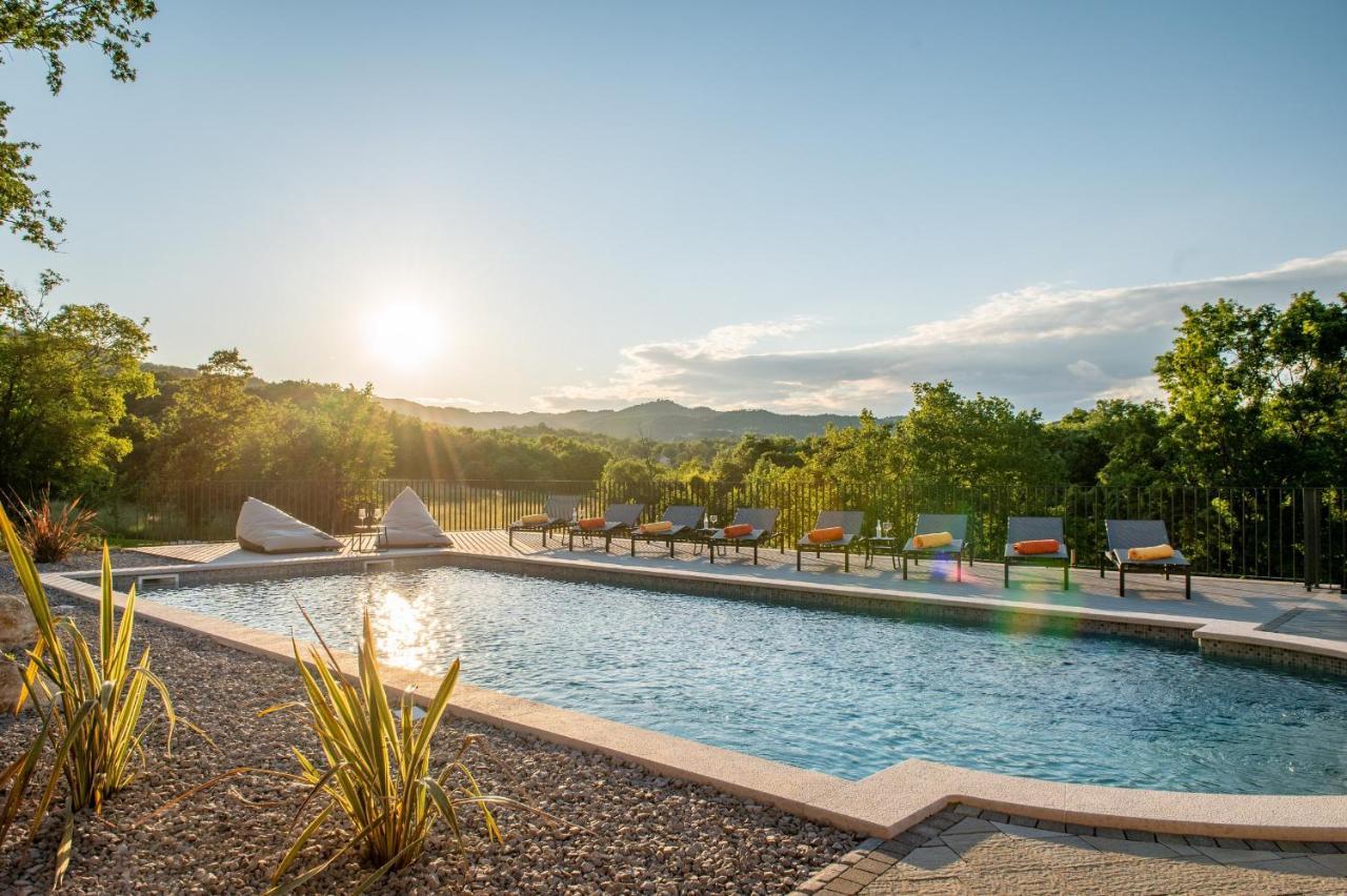 Luxury Villa Santa Cruz With Xl Pool And Jacuzzi Potpićan Exteriér fotografie