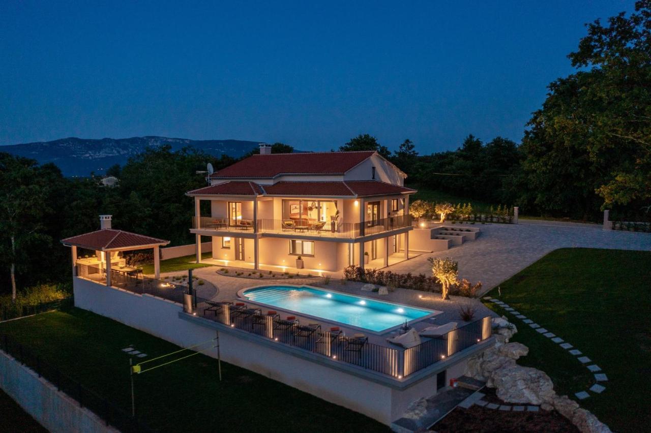 Luxury Villa Santa Cruz With Xl Pool And Jacuzzi Potpićan Exteriér fotografie