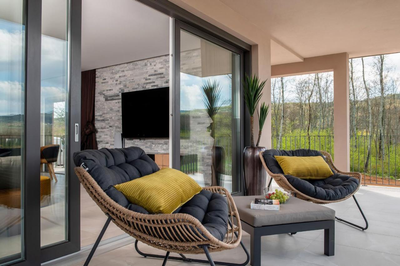 Luxury Villa Santa Cruz With Xl Pool And Jacuzzi Potpićan Exteriér fotografie