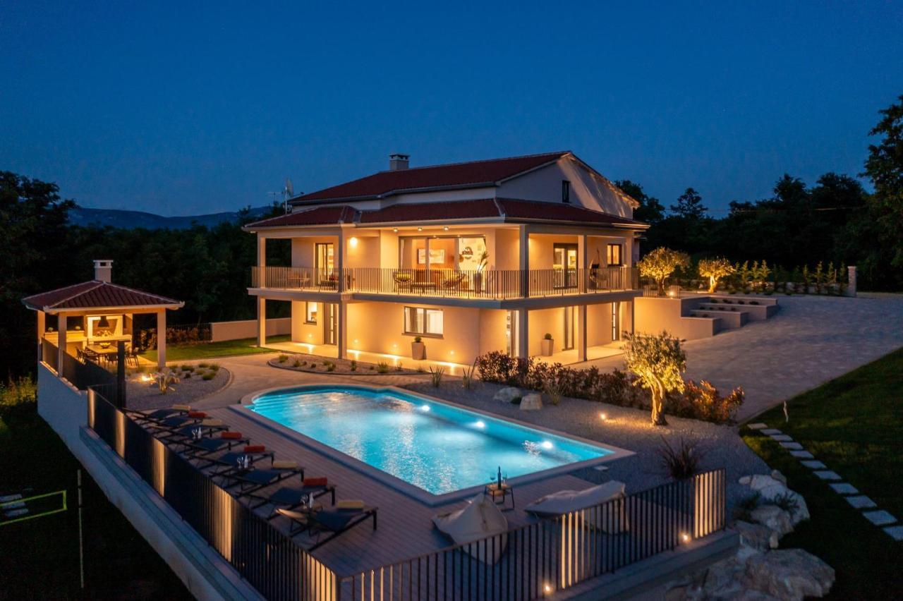 Luxury Villa Santa Cruz With Xl Pool And Jacuzzi Potpićan Exteriér fotografie