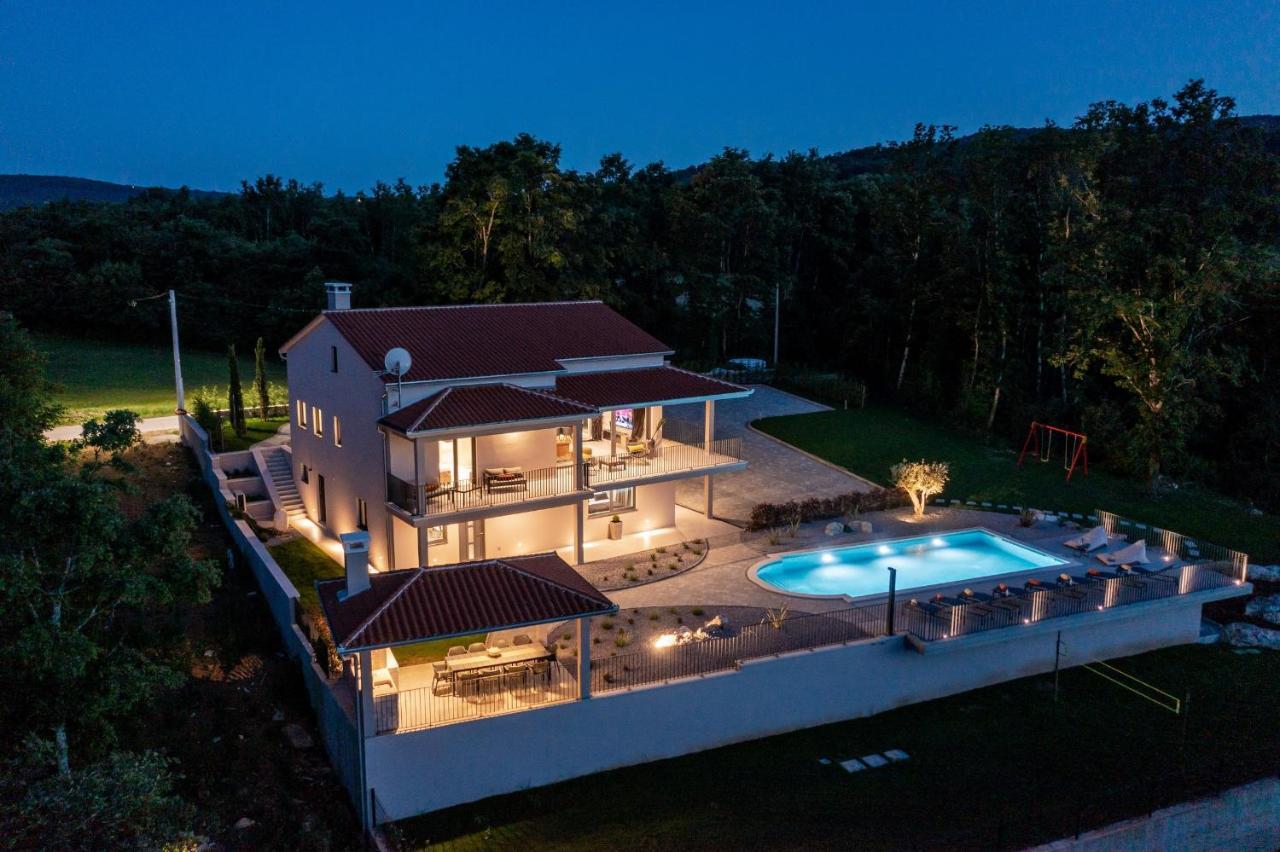 Luxury Villa Santa Cruz With Xl Pool And Jacuzzi Potpićan Exteriér fotografie